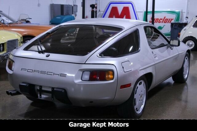 1982 Porsche 928 -- - photo 9