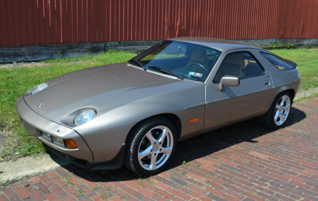 1982 Porsche 928 928S Euro non-sunroof - photo 2