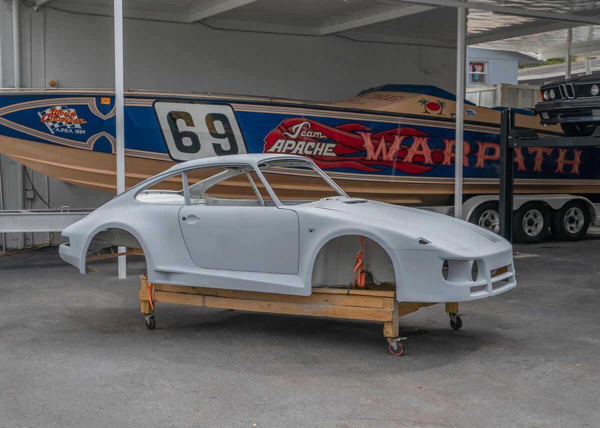 1982 Porsche 930 Chassis - Body in White - Never Assembled - photo 2