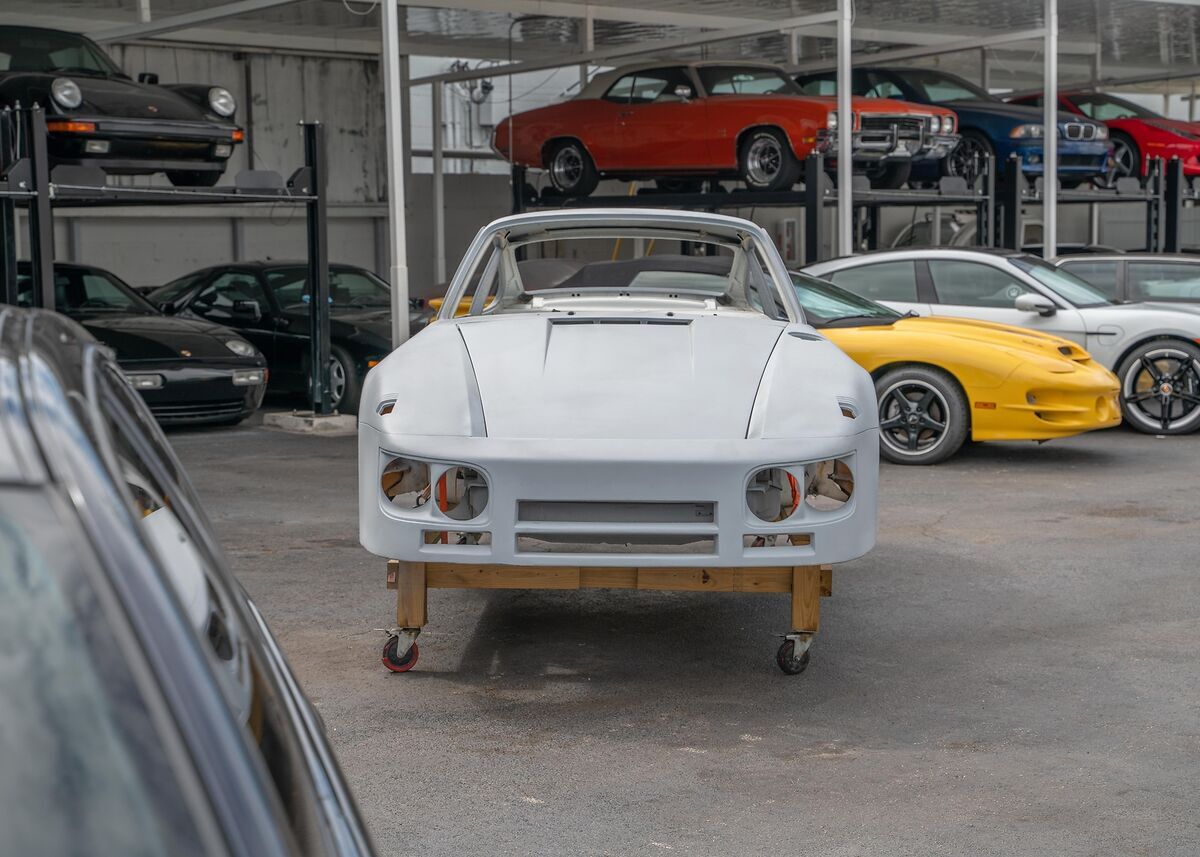1982 Porsche 930 Chassis - Body in White - Never Assembled - photo 6