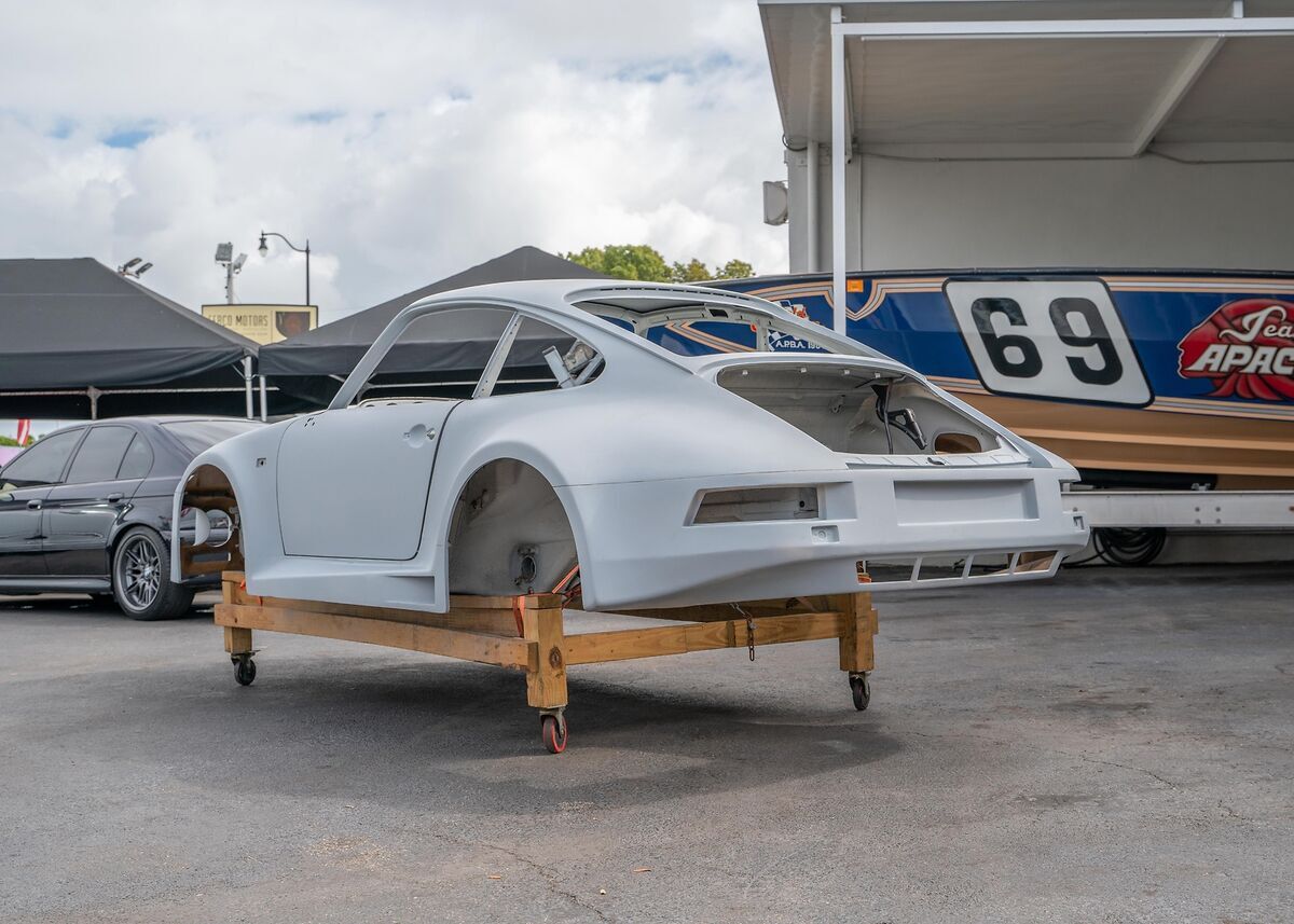 1982 Porsche 930 Chassis - Body in White - Never Assembled - photo 7