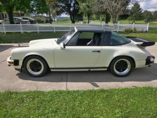 1982 PORSCHE SC TARGA 911 1982 Porsche 911