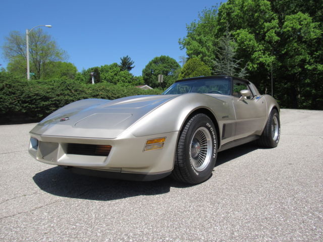 1982 Chevrolet Corvette Collectors Edition - photo 5
