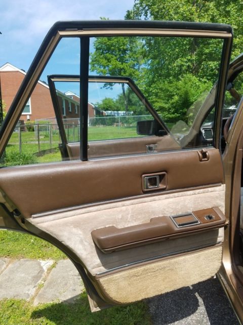 1982 Toyota Cressida Gold and tan/beige on brown - photo 11
