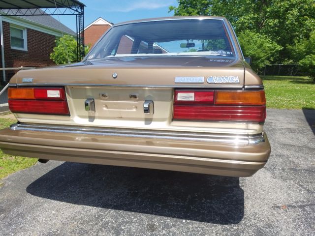 1982 Toyota Cressida Gold and tan/beige on brown - photo 3