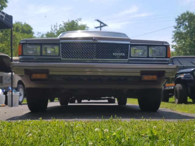 1982 Toyota Cressida Gold and tan/beige on brown - photo 5