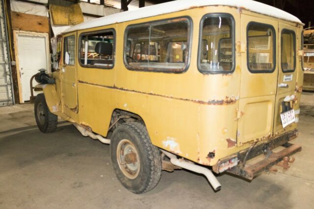 1982 Toyota Land Cruiser 1982 Toyota HJ47 Land Cruiser Troop carrier Diesel - photo 2