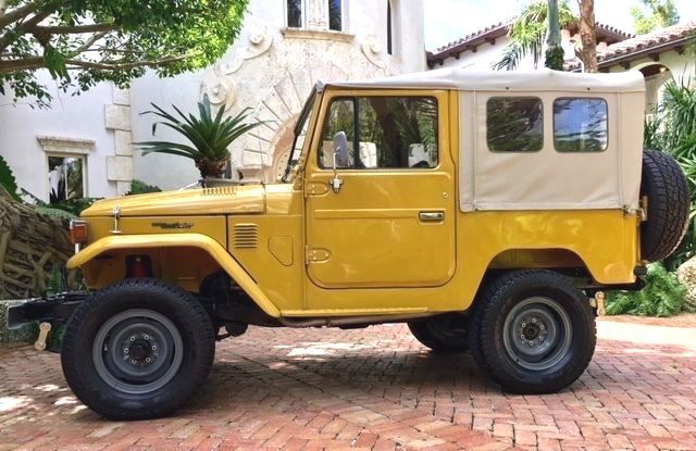 1982 Toyota Land Cruiser FJ40 BASE (NO RESERVE) - photo 5