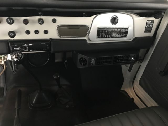 1980 Toyota Land Cruiser Classic FJ40 White and Black Not FJ43,45, 70 - photo 7