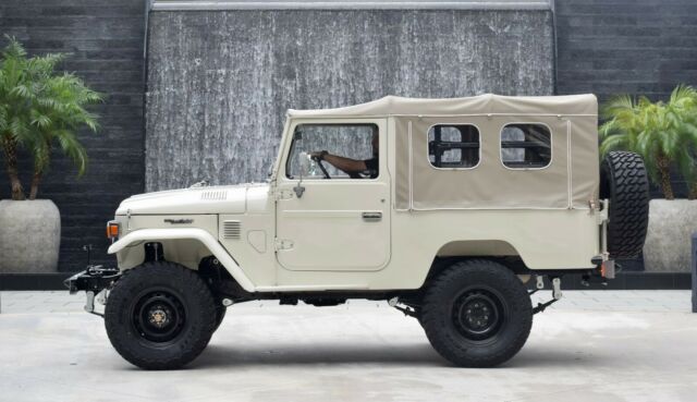 1982 Toyota Land Cruiser FJ43