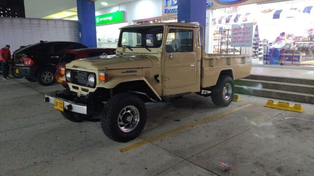 1982 Toyota Land Cruiser Pickup Brown 4WD Manual 1982 Toyota Land Cruiser