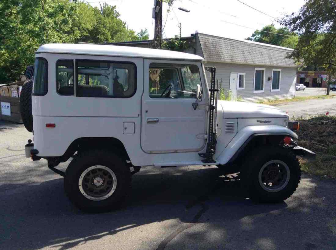 1982 Toyota Land Cruiser FJ40 - photo 3