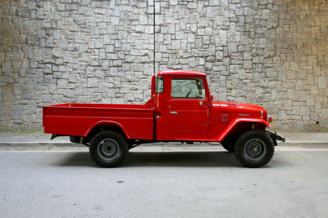 1982 Toyota Land Cruiser FJ45 - photo 2