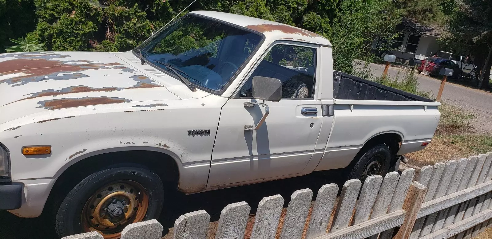 1982 Toyota Pickup White 1/2 TON DLX 1982 Toyota Pickup 1/2 TON DLX