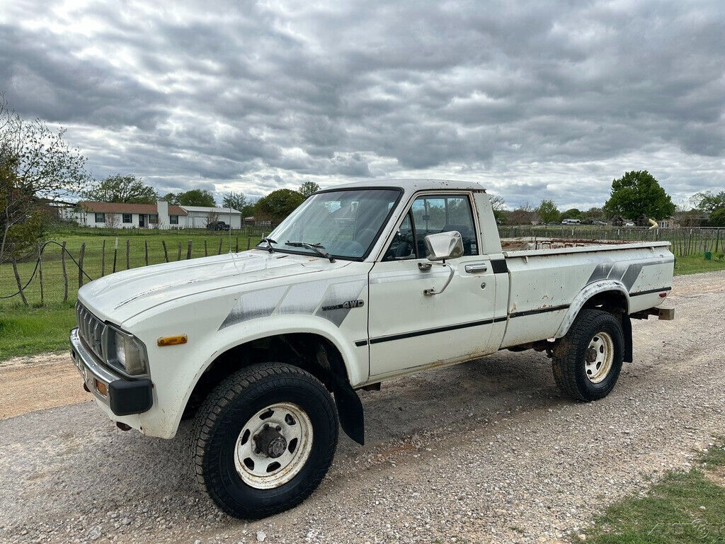 1982 Toyota Pickup SR5, AC, 5spd, 4WD, Barn Find, 2 Owner, Tacoma - photo 4