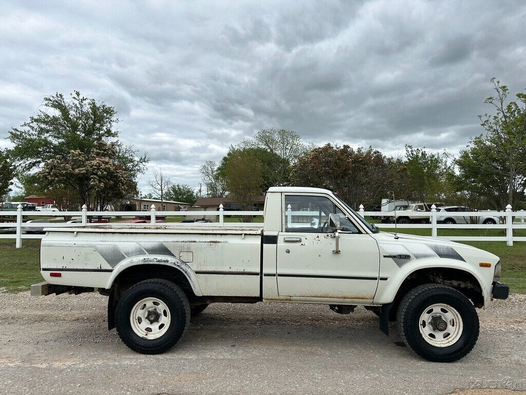 1982 Toyota Pickup SR5, AC, 5spd, 4WD, Barn Find, 2 Owner, Tacoma - photo 8
