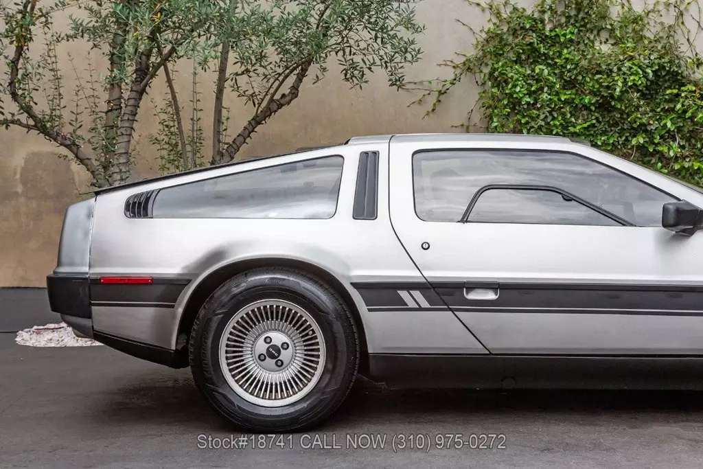 1982 DeLorean DMC-12 - photo 11