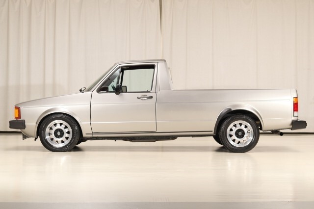 1982 Volkswagen Rabbit 1.8L Pick up Custom 5-Speed - photo 2
