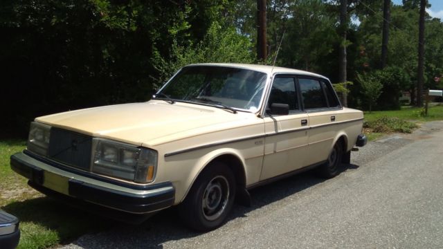 1982 Volvo 240 GL 4 door Sedan 1982 Volvo 240 GL