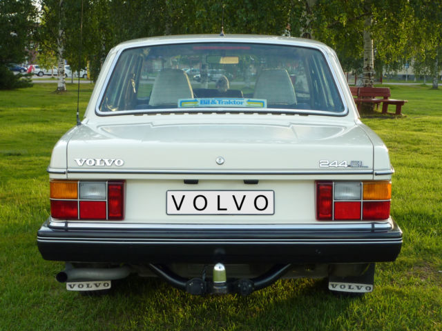 1982 Volvo 240 - photo 2