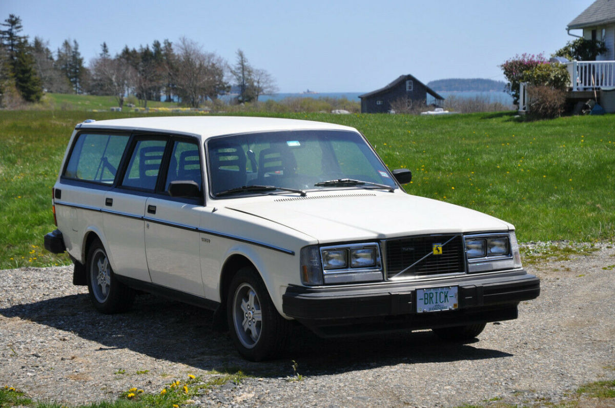 1982 Volvo 240 Turbo Wagon 1982 Volvo 240