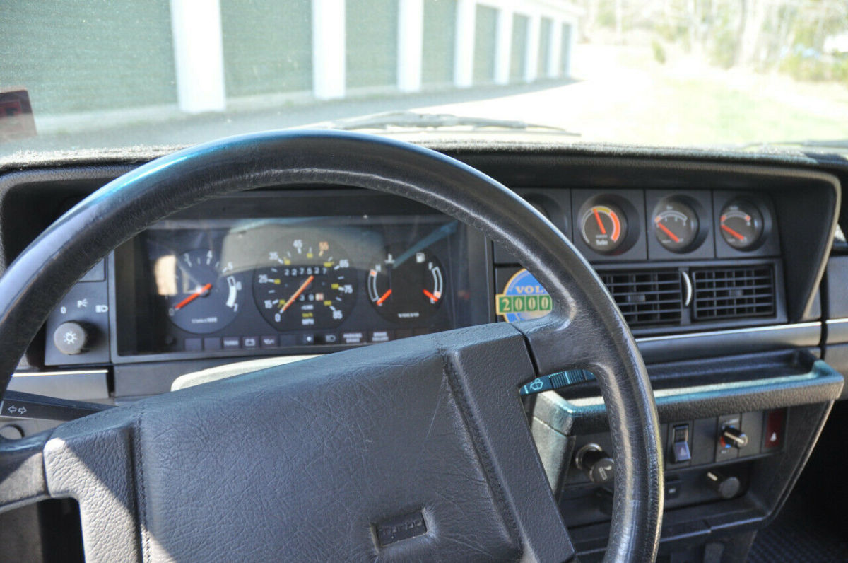 1982 Volvo 240 - photo 12
