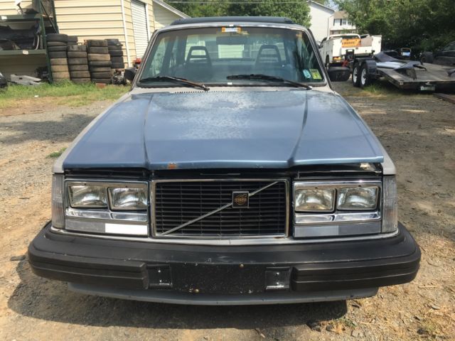 1982 Volvo 242 GLT Sedan 2-Door - photo 2