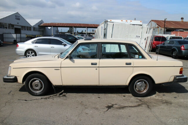 1982 Volvo GL - photo 2