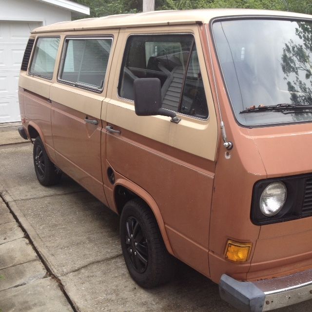 1982 VW Vanagon 1600CC Volkswagen Runs and Drives 1982 Volkswagen Bus/Vanagon