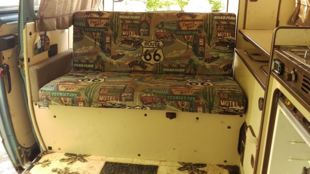 1982 Volkswagen Bus/Vanagon Newly re-upholstered - photo 2