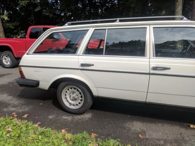 1982 Mercedes-Benz 300-Series - photo 12