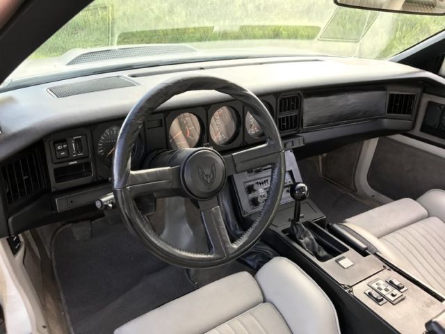 1983 Pontiac Trans Am Trans Am Coupe 2-Door - photo 10