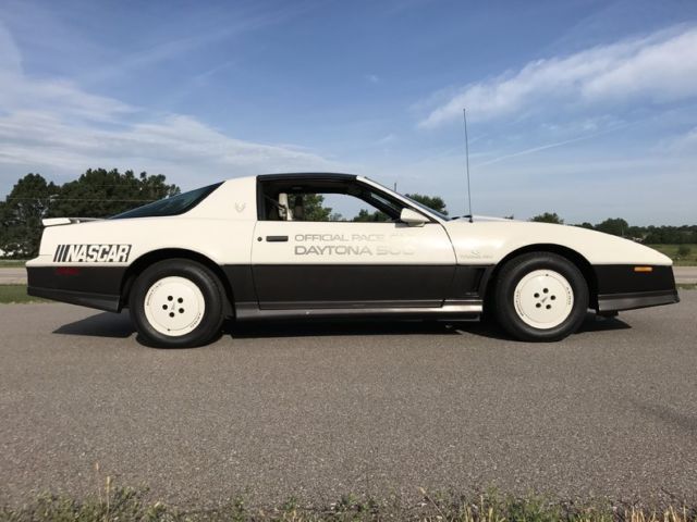 1983 Pontiac Trans Am Trans Am Coupe 2-Door - photo 6