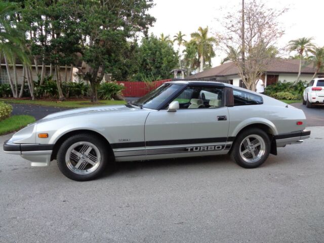1983 280ZX 5spd Turbo - 100% Orig. - 25900 mi - Silver / Gray - Stored Since New 1983 Datsun Z-Series Turbo