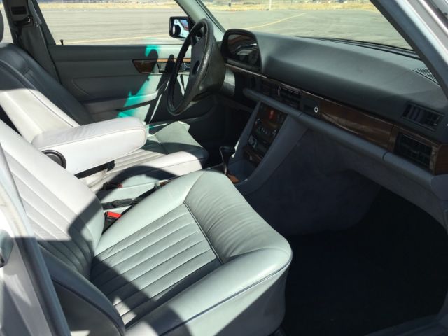 1983 Mercedes-Benz 300-Series - photo 11