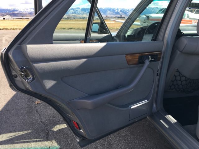 1983 Mercedes-Benz 300-Series - photo 3
