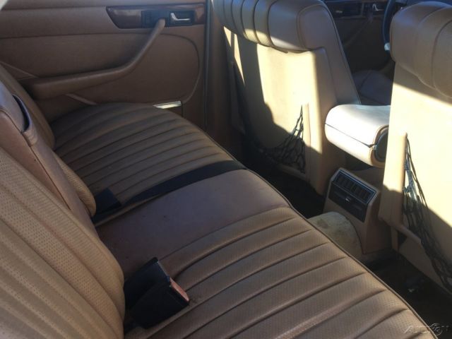 1983 Mercedes-Benz 300-Series 4 Dr Turbodiesel - photo 4