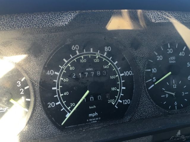 1983 Mercedes-Benz 300-Series 4 Dr Turbodiesel - photo 5