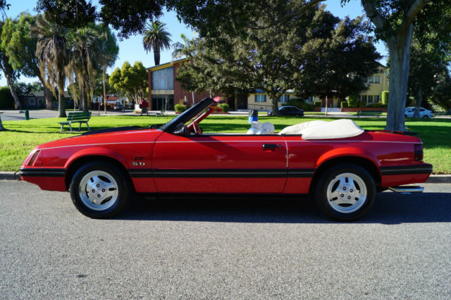 1983 Ford Mustang 5 SPD GLX CONVERTIBLE WITH 41K MILES - photo 2