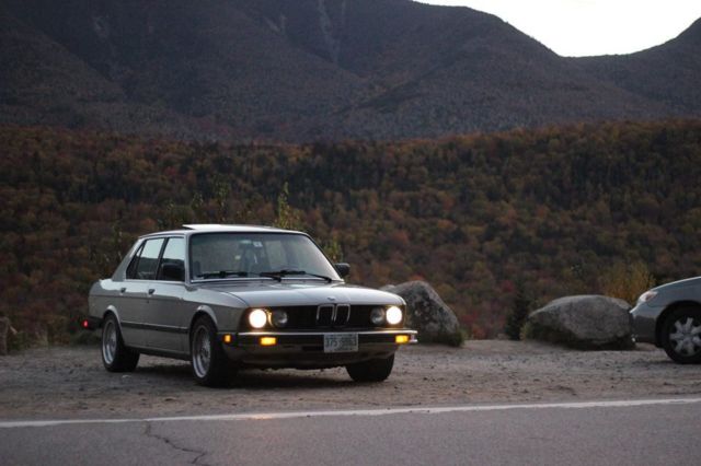 1983 533i BMW, 5-speed manual 1983 BMW 5-Series