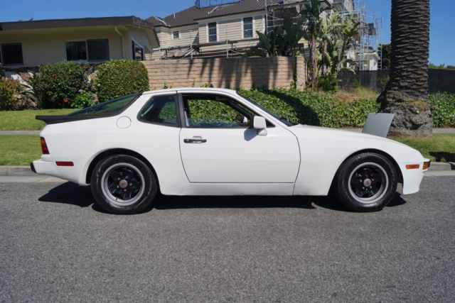 1983 Porsche 944 Black - photo 3