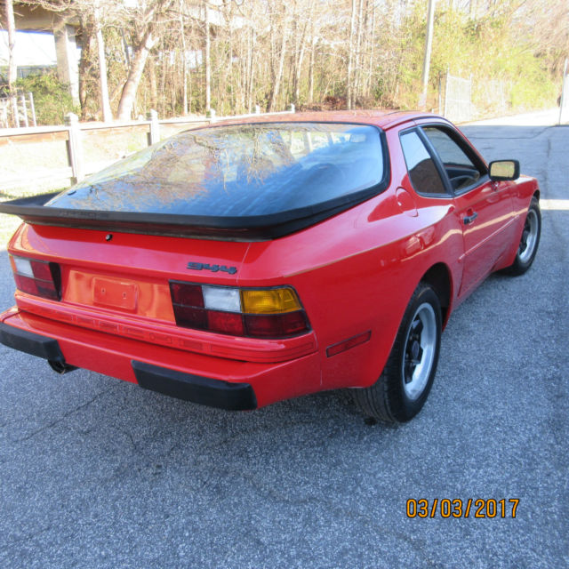 1983 Porsche 944 2 door coupe - photo 11