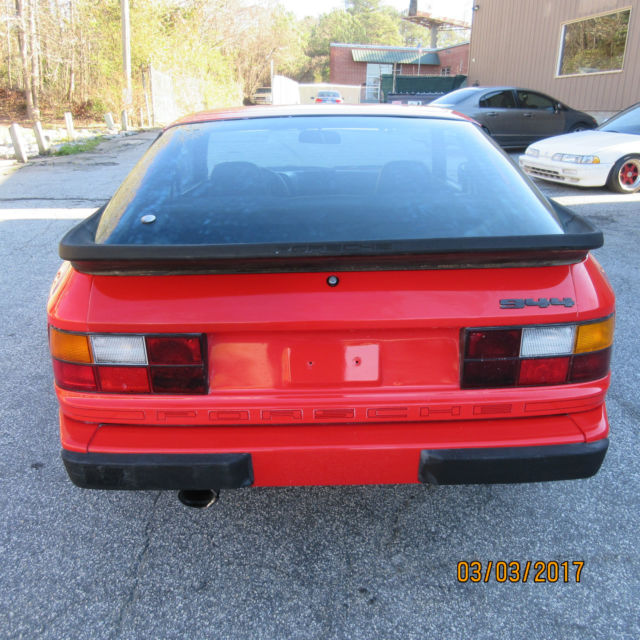 1983 Porsche 944 2 door coupe - photo 3