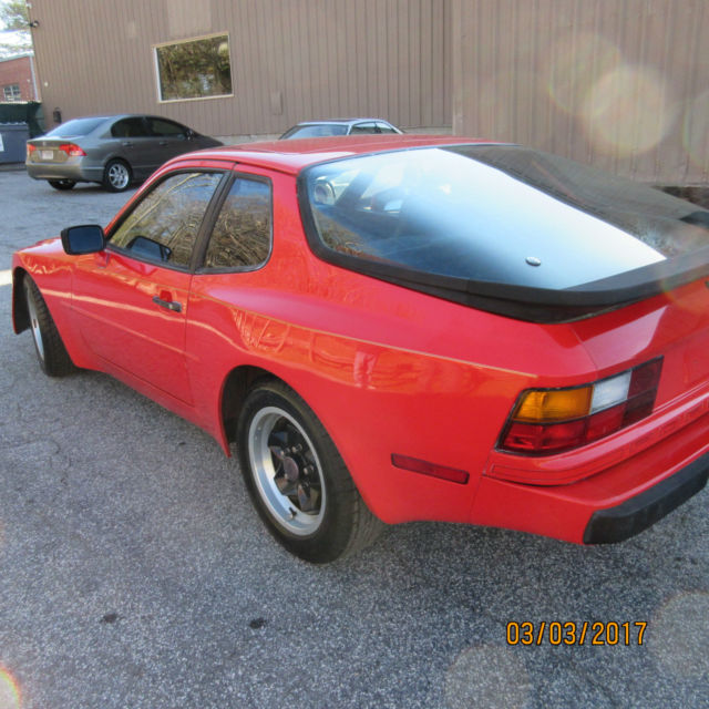 1983 Porsche 944 2 door coupe - photo 4