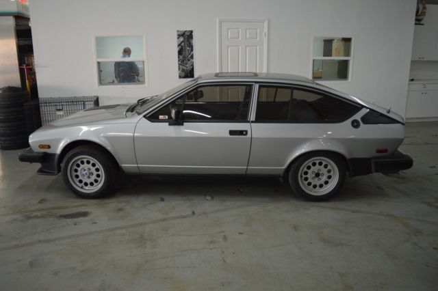 1983 Alfa Romeo GTV 6 fantastic piece, great deal! - photo 10