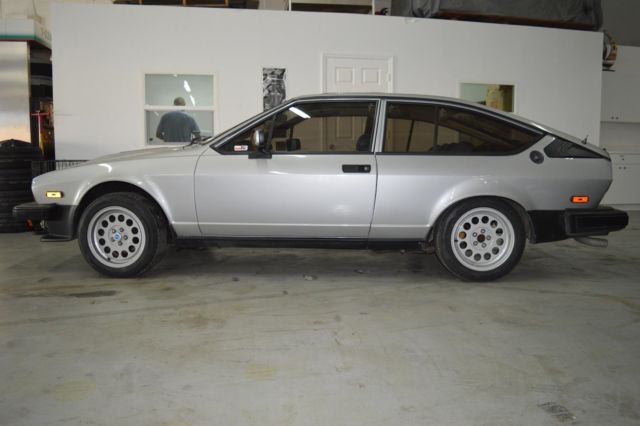 1983 Alfa Romeo GTV 6 fantastic piece, great deal! - photo 11
