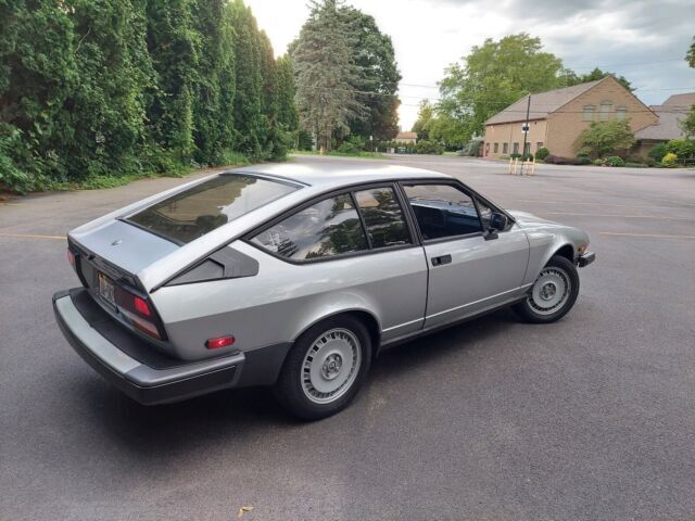 1983 Alfa Romeo GTV V6 2.5 - photo 3