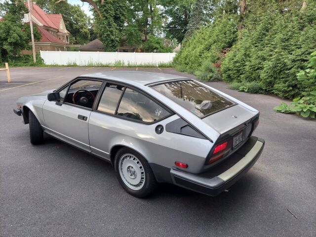 1983 Alfa Romeo GTV V6 2.5 - photo 4