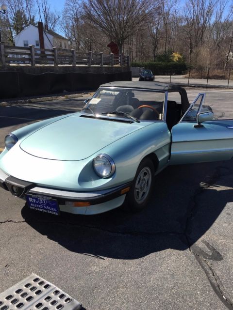 1983 Alfa Romeo Spider Veloce Coral Blue All Original and in Excellent condition 1983 Alfa Romeo Spider Spider Veloce