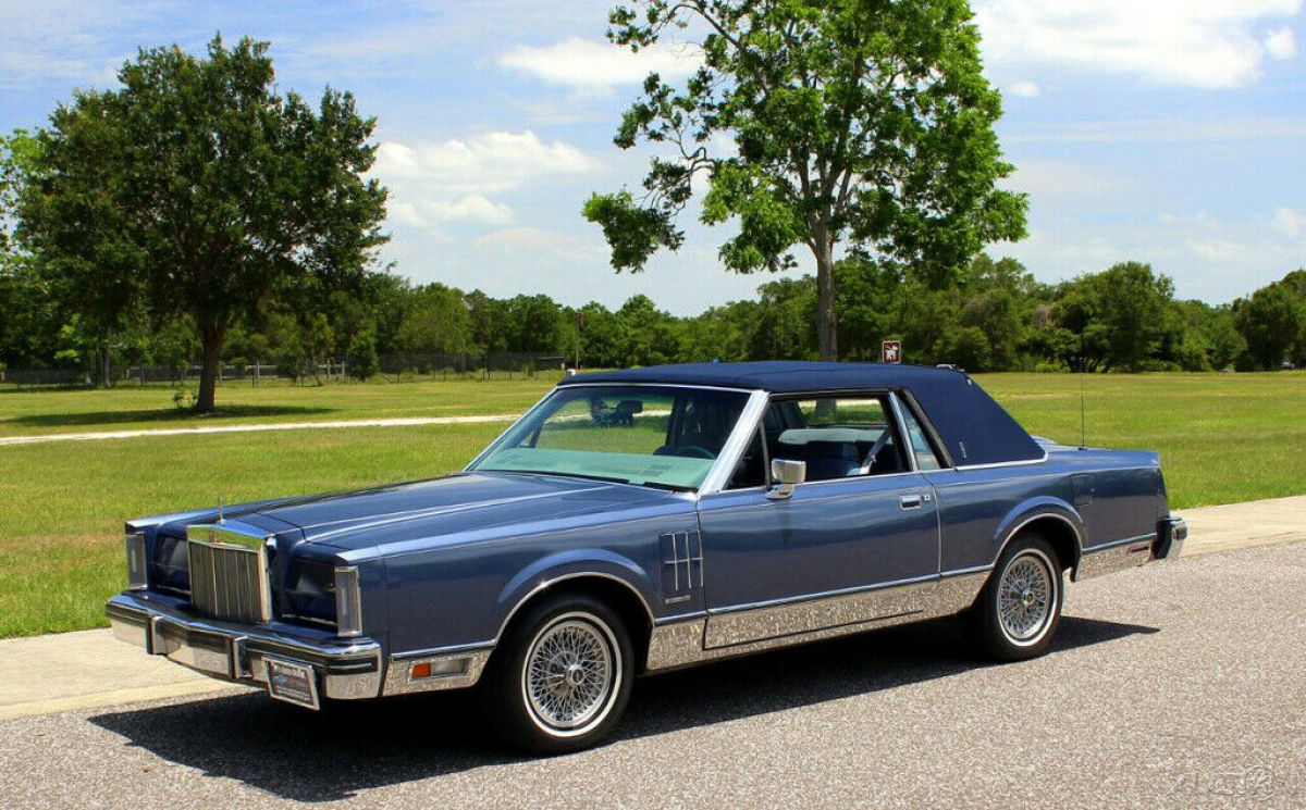 1983 Lincoln Mark Series Base 2dr Coupe - photo 3
